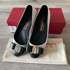 Salvatore Ferragamo Varina Leather Flats